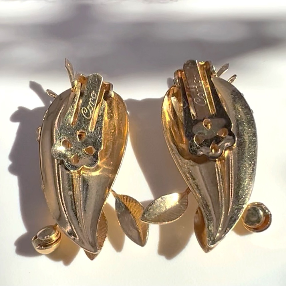 Vintage 1940's ~ 1950's Coro Clip-on Earrings - Picture 5 of 6